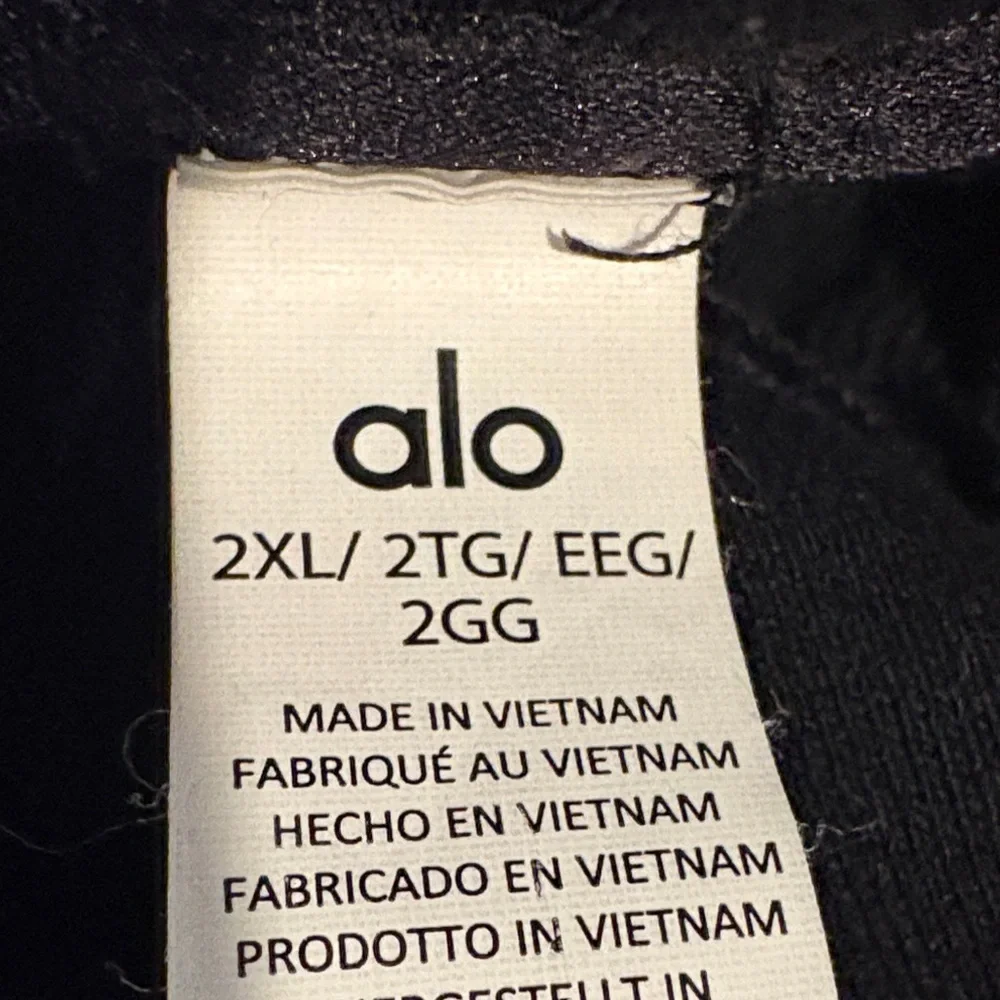 ALO Yoga Hoodie - Picture 8 of 8